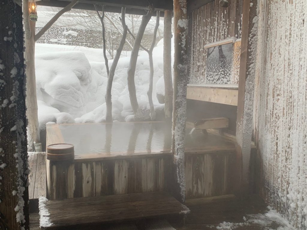 ทาเอโนยุ ออนเซ็น 
Taenoyu Onsen
akita travel
秋田県観光
รีวิวเที่ยวอาคิตะ
เที่ยวอาคิตะฤดูหนาว
นิวโต ออนเซ็น 
Nyuto-onsen-kyo